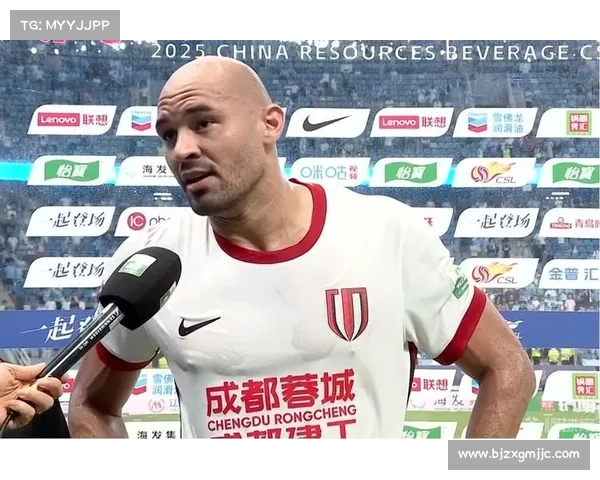 成都外援费利佩儿子挑战学唱《义勇军进行曲》展现中文发音潜力 成都外援费利佩儿子挑战学唱《义勇军进行曲》展现中文发音潜力